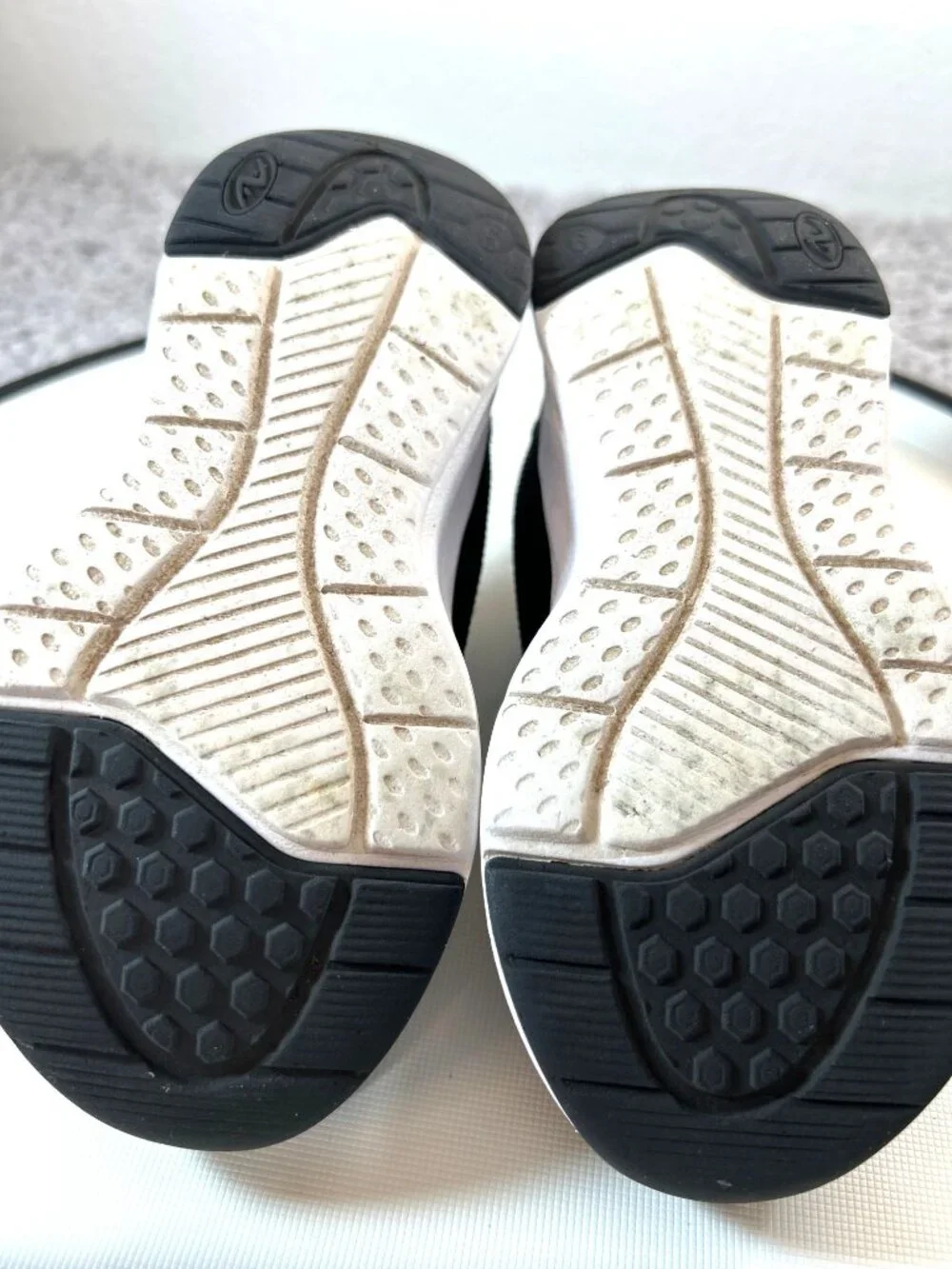 Toddler Girls Sneakers Hook n Latch Black/White Size 9